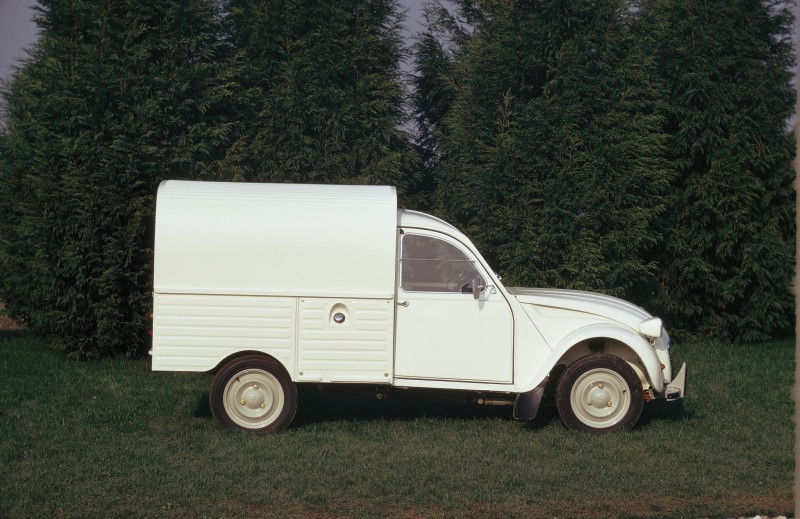 A Citroen 2CV Van Is The Best Unexpected Canyon Car